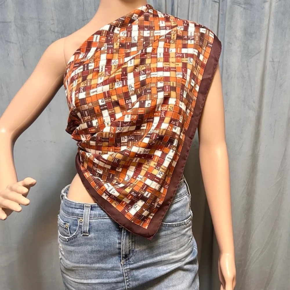 *NEARLY NEW* RARE Authentic vintage Hermés bouclé scarf**